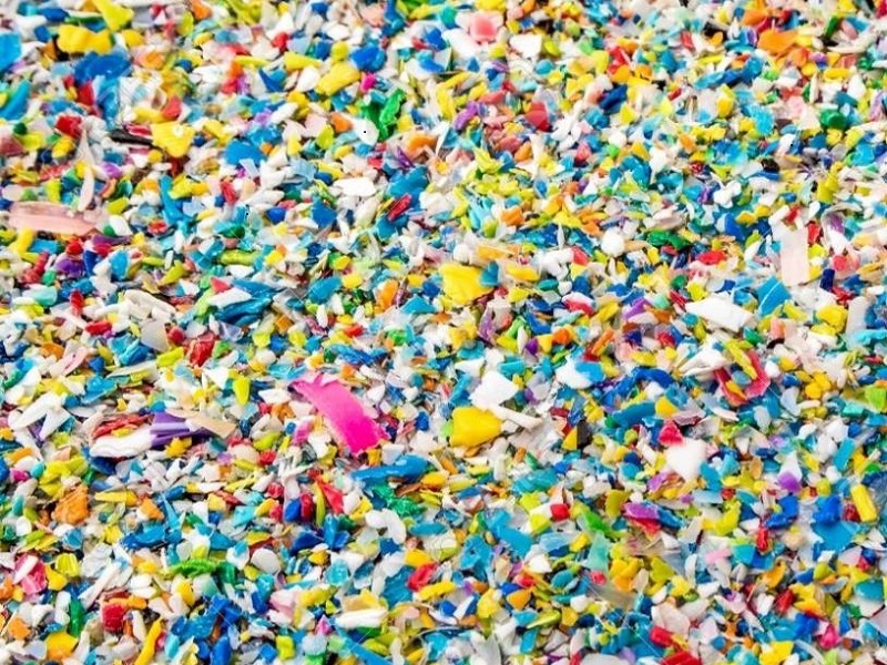Plastic_pieces_for_recycling_DOW.jpg