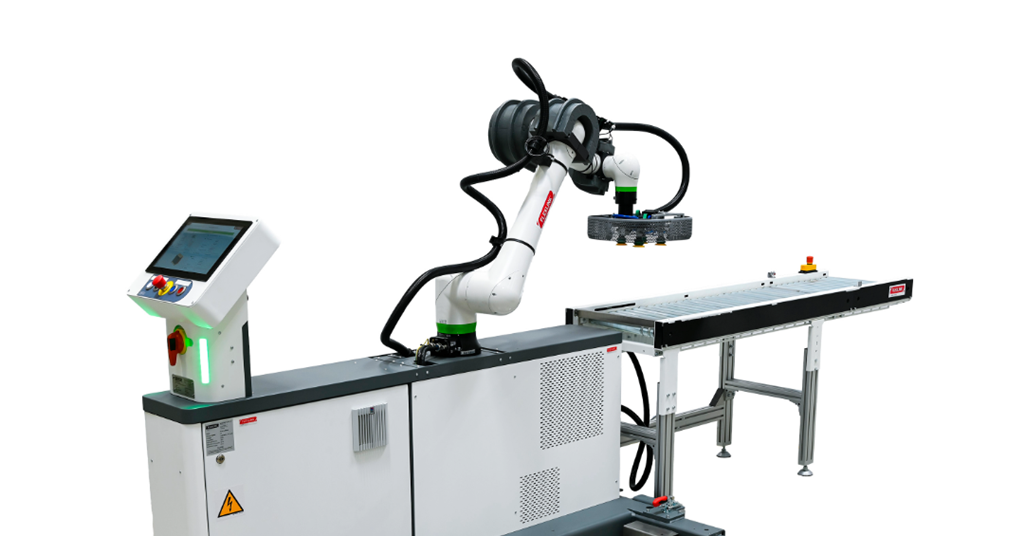 Compact collaborative palletizer designed for heavy cases in limited space