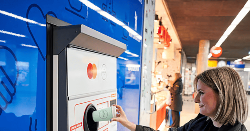 TOMRA installs cup return machines at German train station