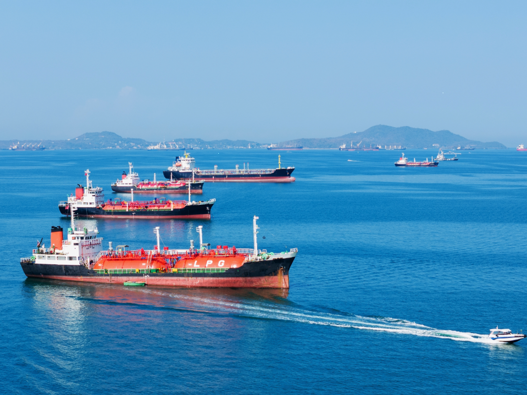 PE_Anchored_Ships