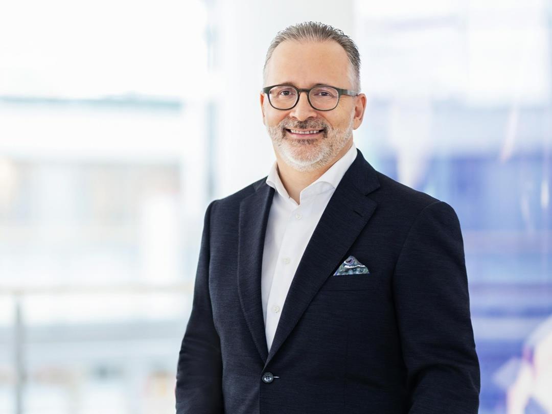 Carsten Knobel - Henkel
