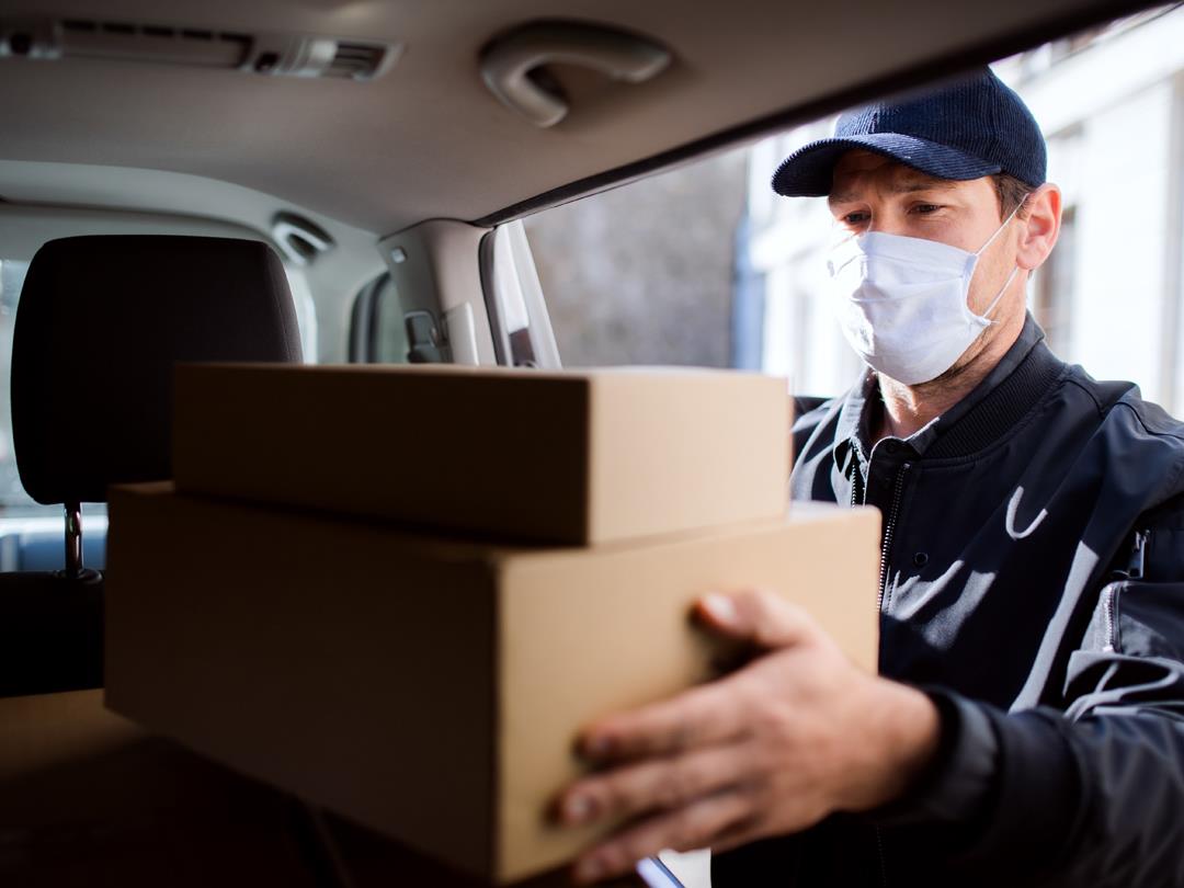 ecommerce-deliver-mask.jpg
