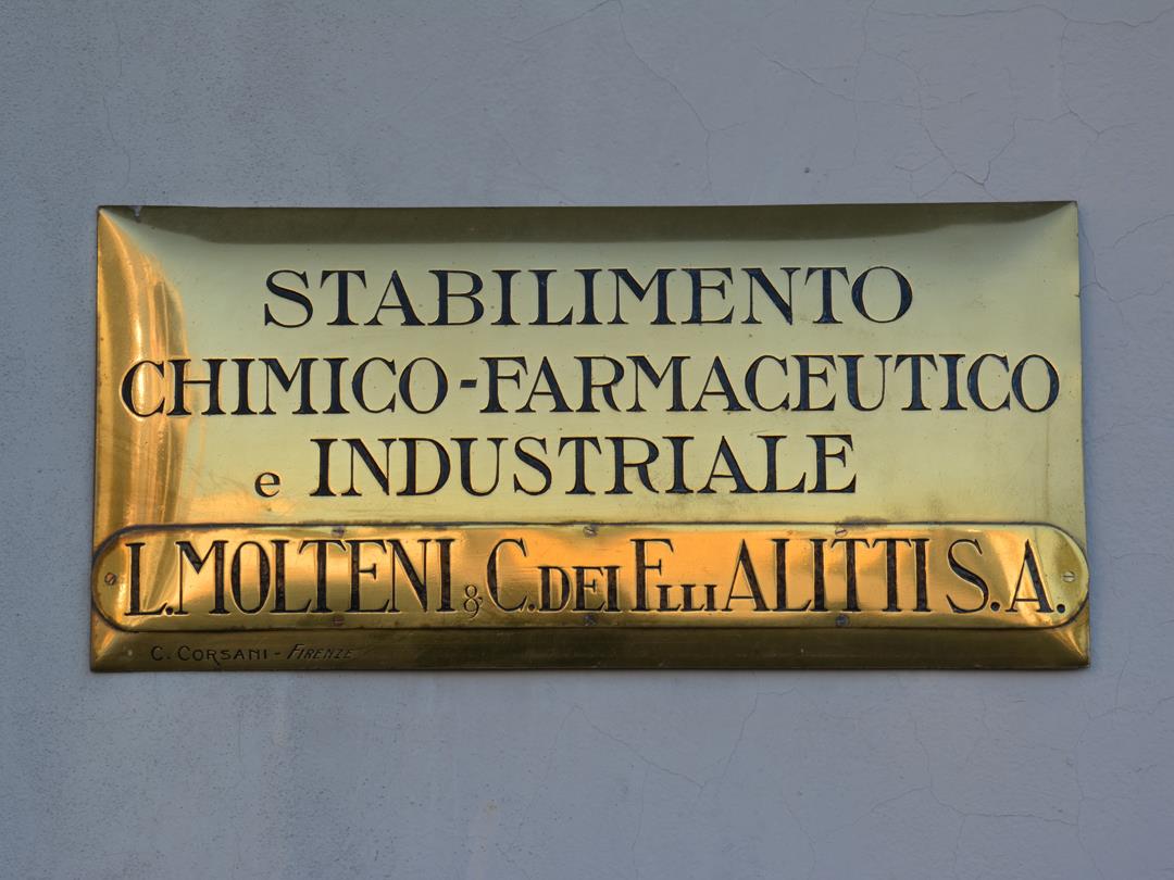 Insegna Molteni resize.jpg