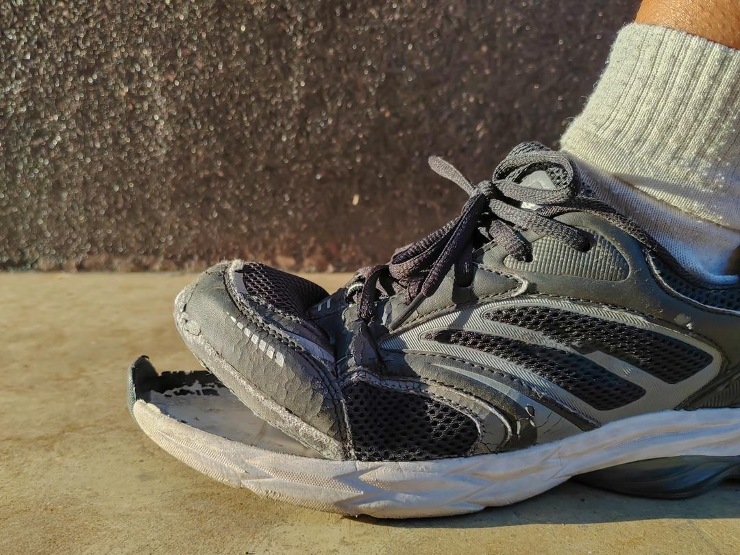 PE_Broken_Shoe