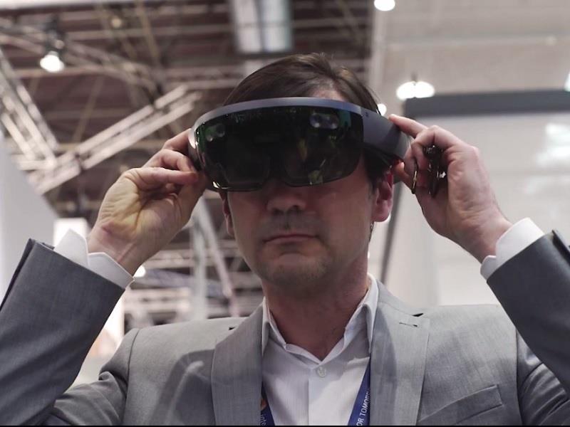 vr schneider.jpg