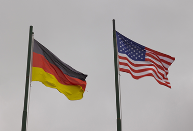 PE_German_US_Flags