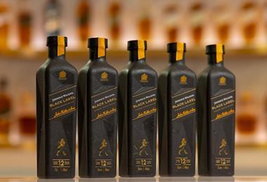 15679_johnniewalkerfirst70clpaperbasedbottletrialimage2_838349-2