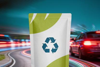 magnific_show-this-recyling-bag-si_l7bUHZ2gv9