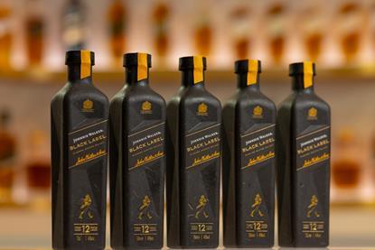 Johnnie-Walker-first-70cl-paper-based-bottle-trial-Image-2