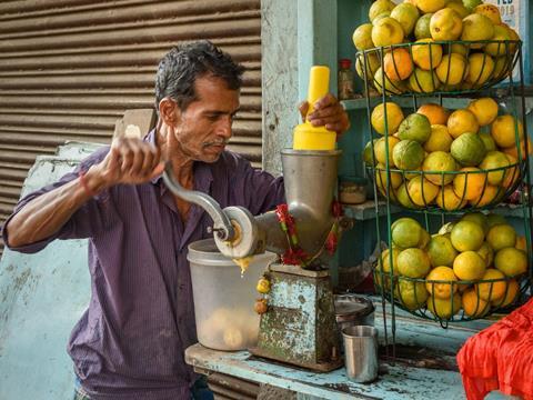 PE_Street_Vendor