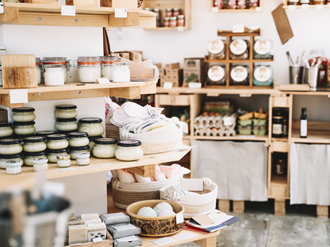 PE_Packaging_Shelf_Display