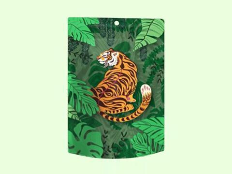 tiger-pouch-gif-cropped