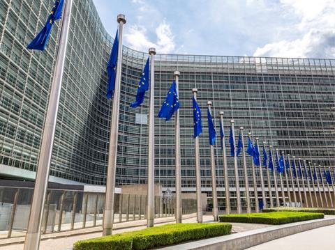 shutterstock_299228012-2