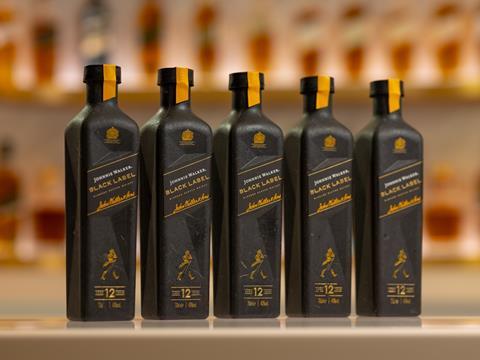 Johnnie-Walker-first-70cl-paper-based-bottle-trial-Image-2